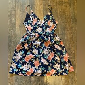 NWOT. Lulus. Floral Print Navy Blue Minidress. Size M.